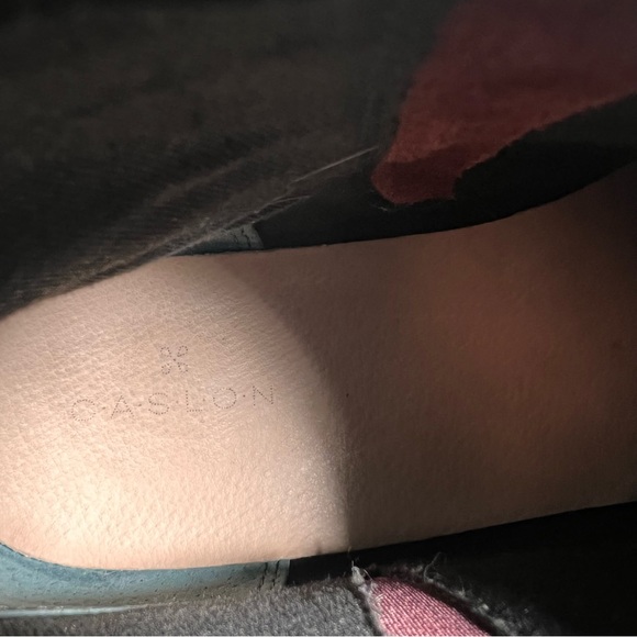 Caslon Burgundy Booties Stretch Shoe Size 7.5 Like New - Picture 8 of 10